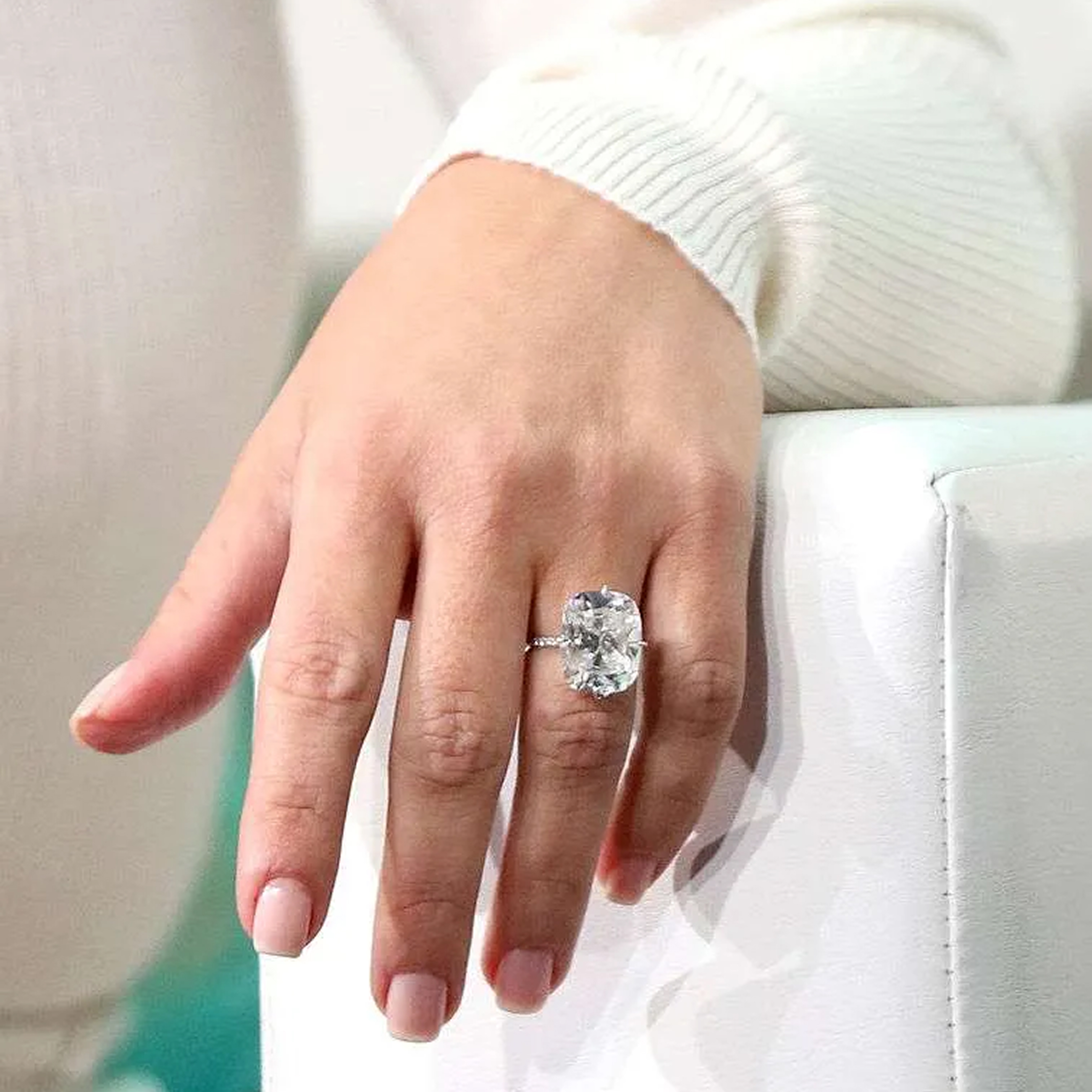 Gwyneth: 6-Prong Accented Marquise